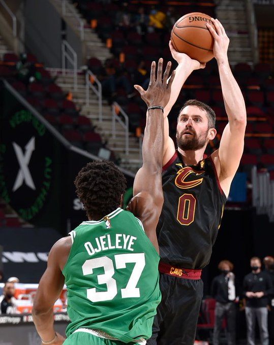 两人面对的 两人面对的